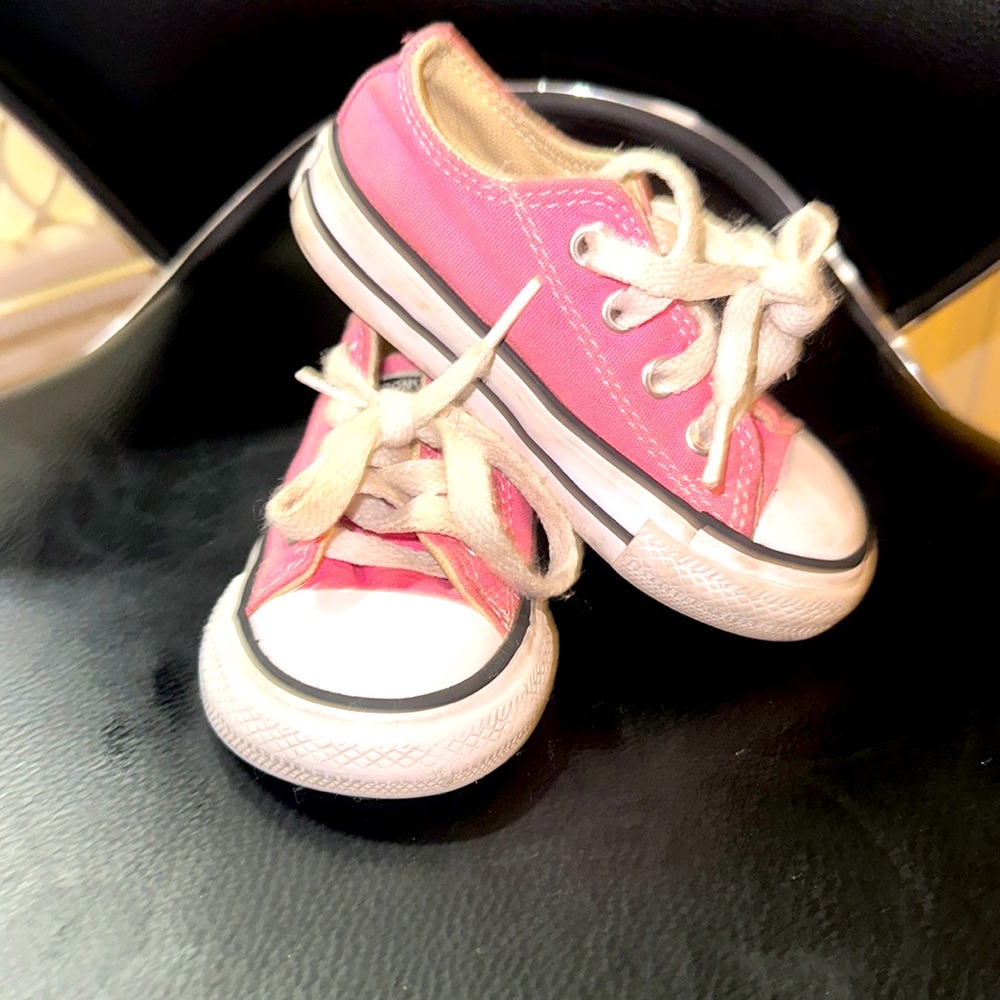 Converse AllStars Sneakers toddler size 5 in Pink